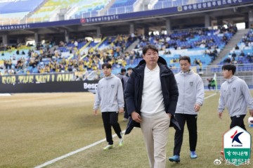 乐鱼体育-韩足晚报（26.4.27）——为成绩买单！全南官宣主帅朴东赫下课|全南天龙|K2联赛|黄善洪|薛英佑|球队_新浪体育_新浪新闻
